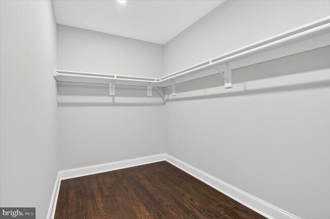 Building Photo - 1607 N Glebe Rd
