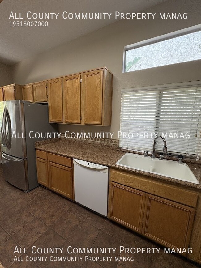 Building Photo - 39862 De Vendome Ct