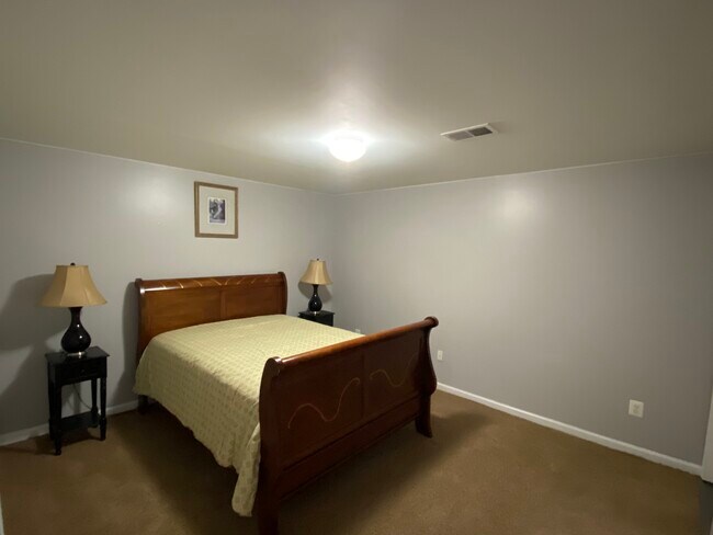 Bedroom - 415 Baish Dr SE