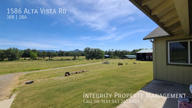 Building Photo - 1586 Alta Vista Rd