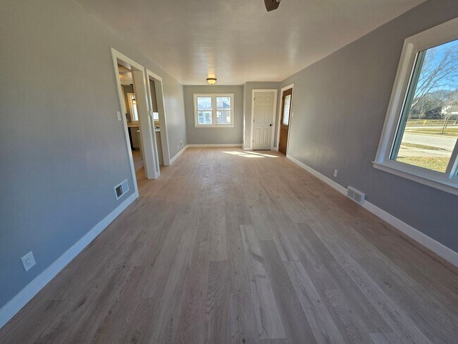 Building Photo - 367 Mohawk Ave