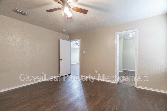 Building Photo - 7839 Horse Hollow
