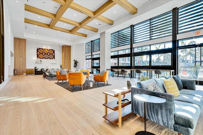 Building Photo - 593 Camino De La Reina