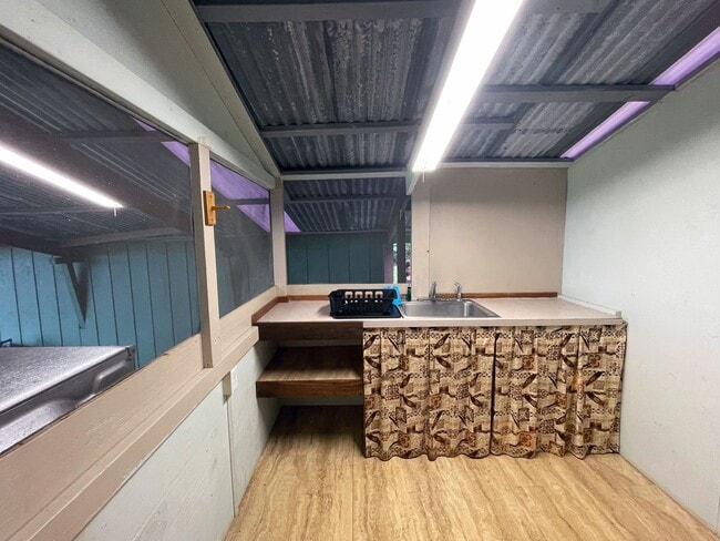 Building Photo - Charming Hamakua Coast Furnished Rental Available: 2 BR / 1.75 BA