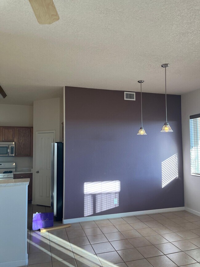 Building Photo - 1504 Reynosa Loop SE