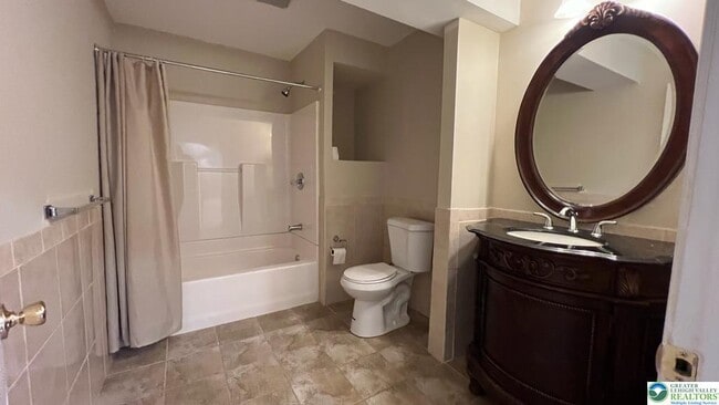 Building Photo - 1839 Majestic Dr