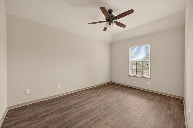 Building Photo - 2510 Shady Falls Ln