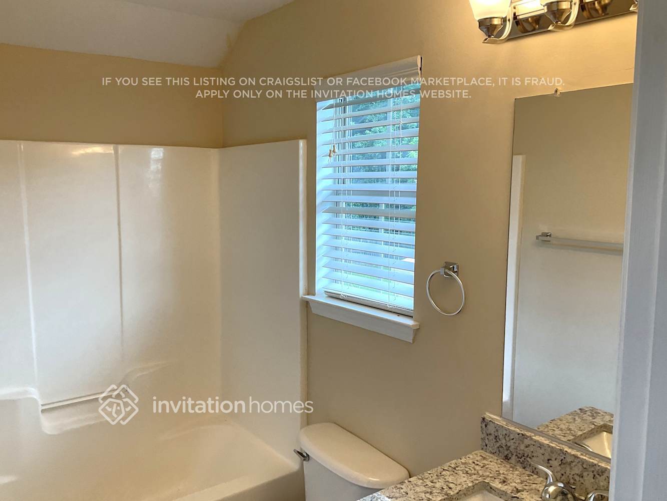 Building Photo - 9782 Sinclair Ln