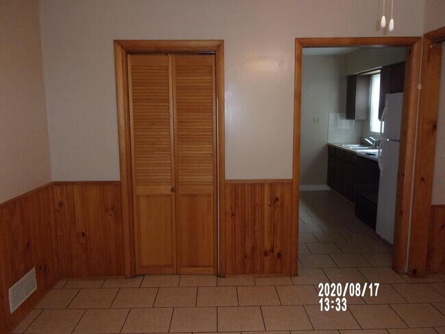 Building Photo - 1413 Anderson Rd