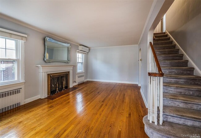 Building Photo - 485 Mineola Blvd