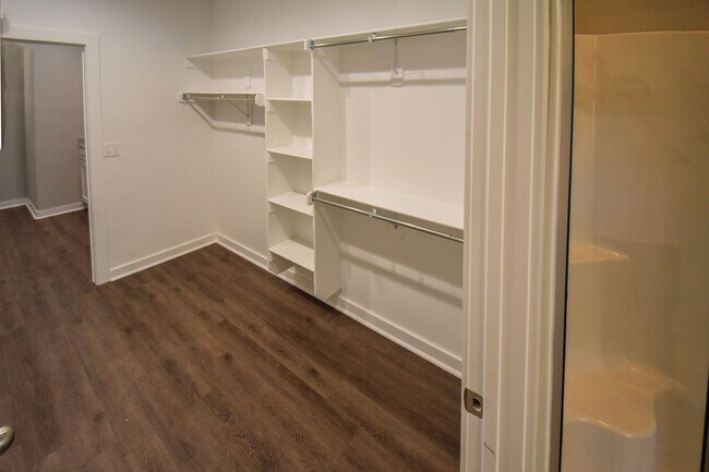 Building Photo - 4BR/2BA Farmington Home!
