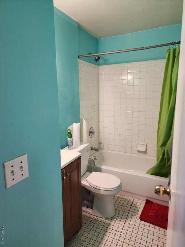 Building Photo - 514 Wales Ave