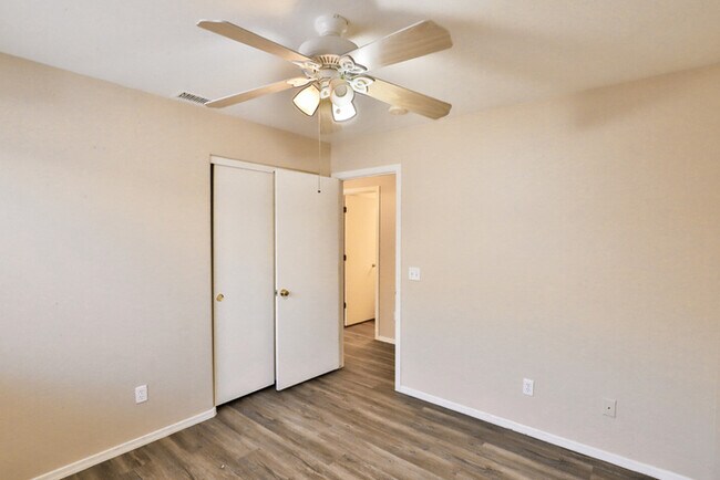 Building Photo - 14919 N 149th Dr