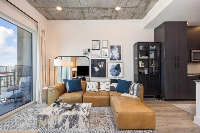 Building Photo - 601 N 12th St