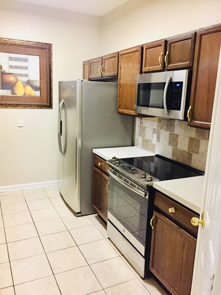 Kitchen - 10550 Baymeadows Rd