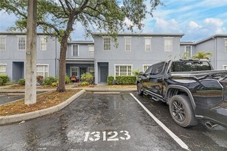 Building Photo - 13123 Kings Crossing Dr