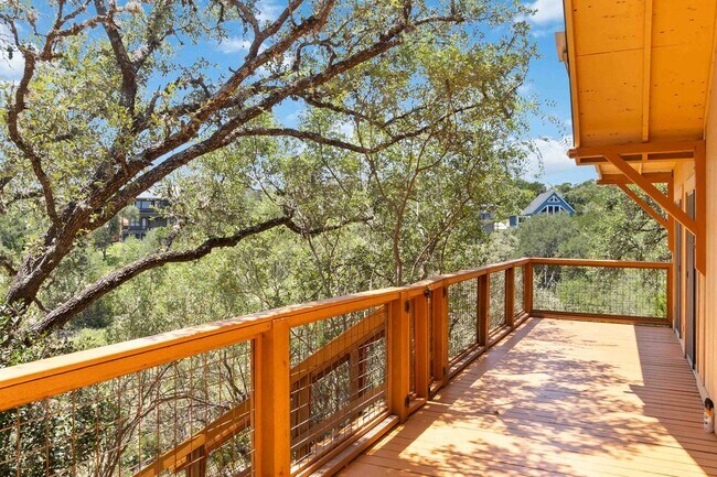 Building Photo - 2676 Woodcrest Dr