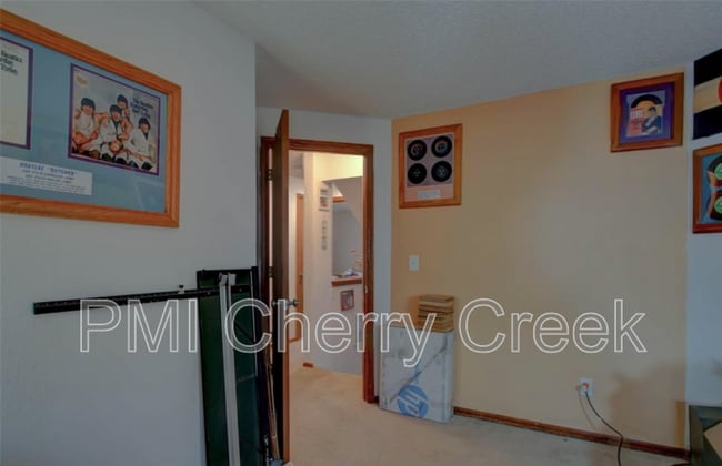 Building Photo - 11847 W Berry Ave