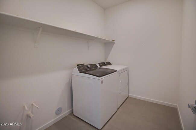 Building Photo - 41655 W Sonoran Trail