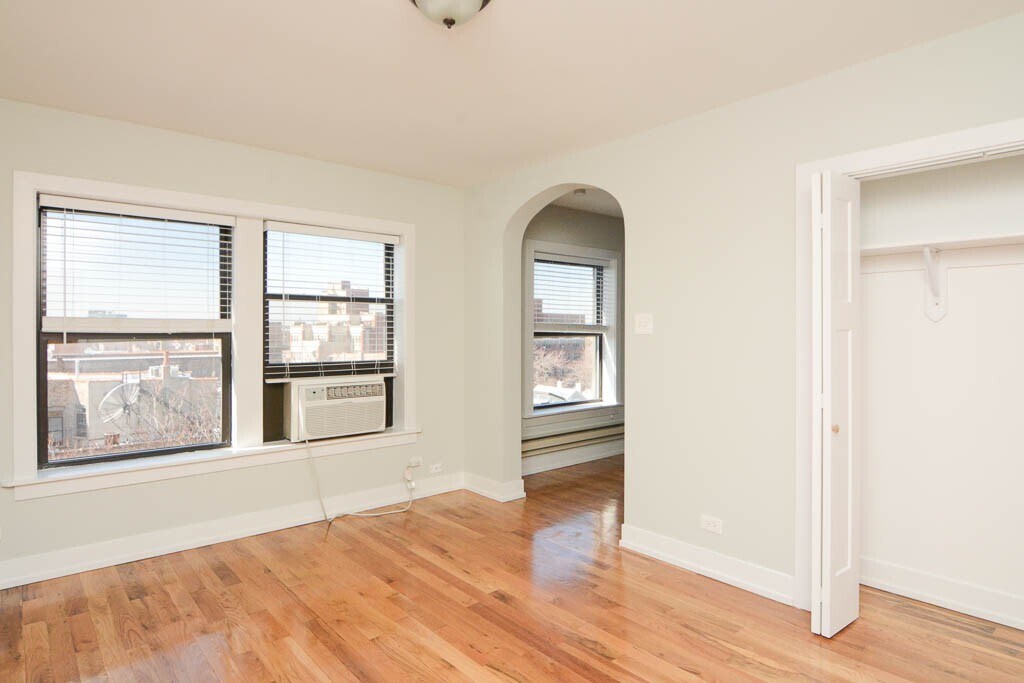 Building Photo - 562 W Arlington Pl