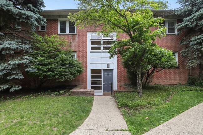 Primary Photo - 140 N Broadway