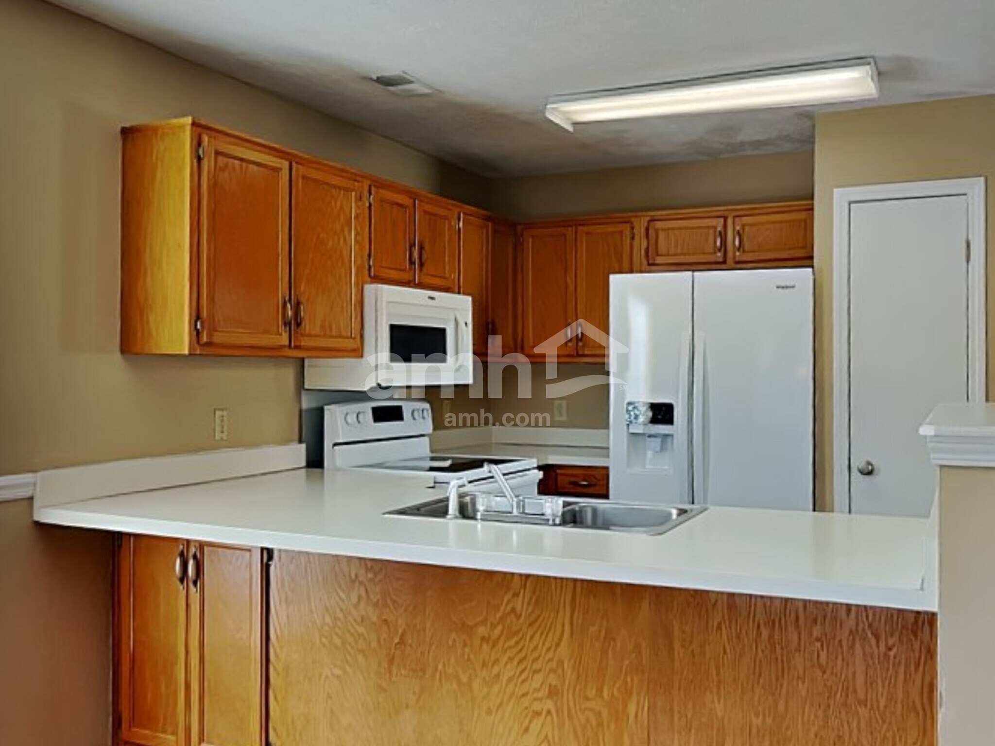 Building Photo - 2011 Lassiter Dr