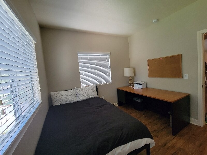 Building Photo - 5250 S Rainbow Blvd