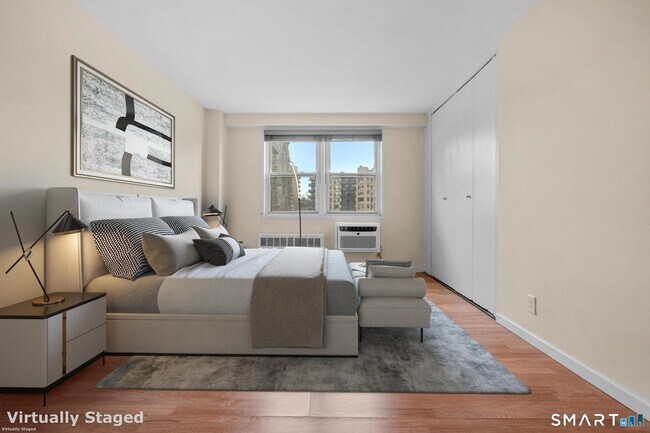 Building Photo - 444 Bedford St