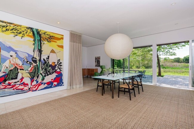 Building Photo - 493 Sagaponack Road