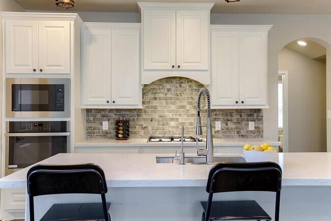 Building Photo - 6728 Llano Stage Trl