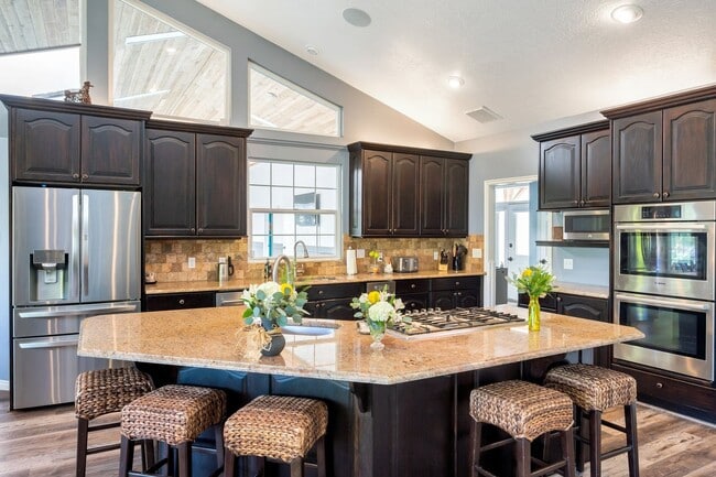 Building Photo - Immaculate Home for rent in gated cul-de-sac!