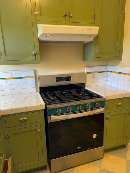 Stove area - 1540 N Lake Ave