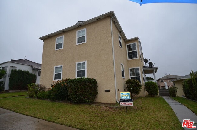 Building Photo - 6120 Overhill Dr