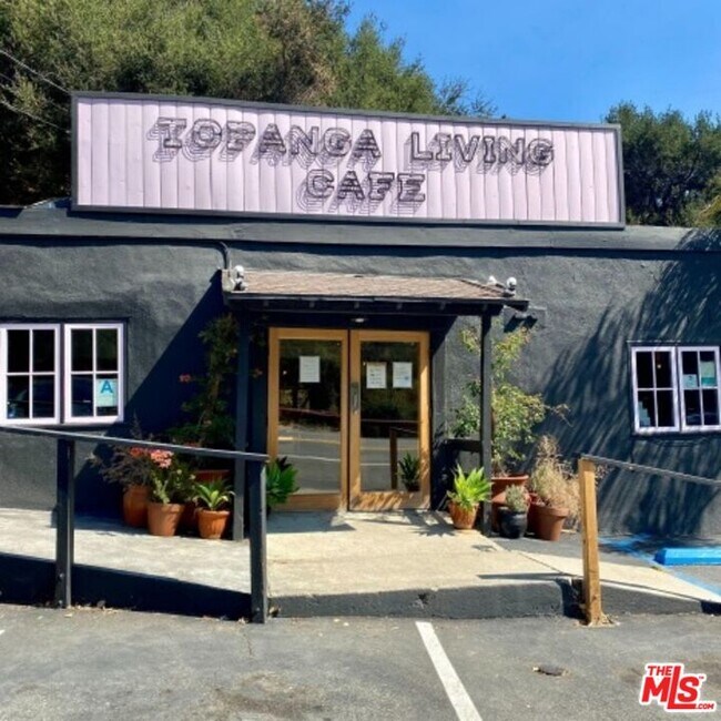 Building Photo - 3539 Canon Dr