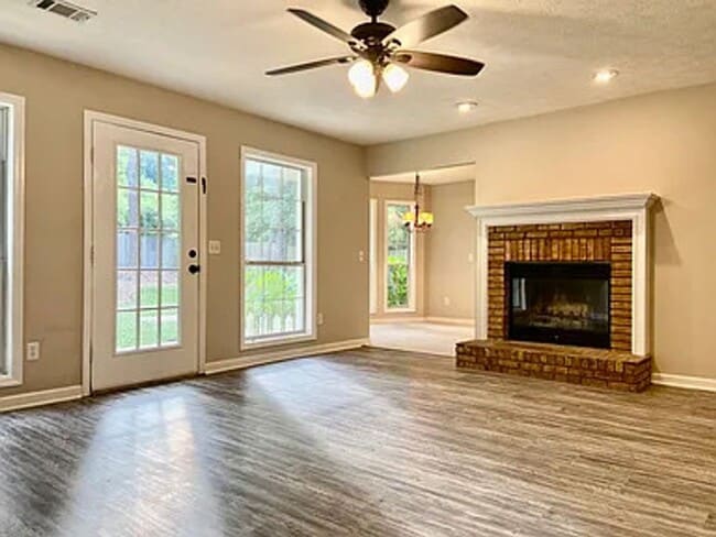 Building Photo - Large 3 bed, 2 bath home in Auburn