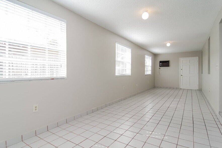Building Photo - 10724 SW 144th Ct
