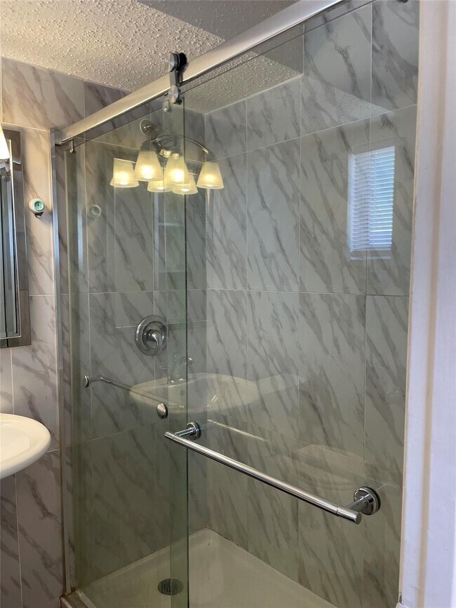 Building Photo - 4321 Hazard St