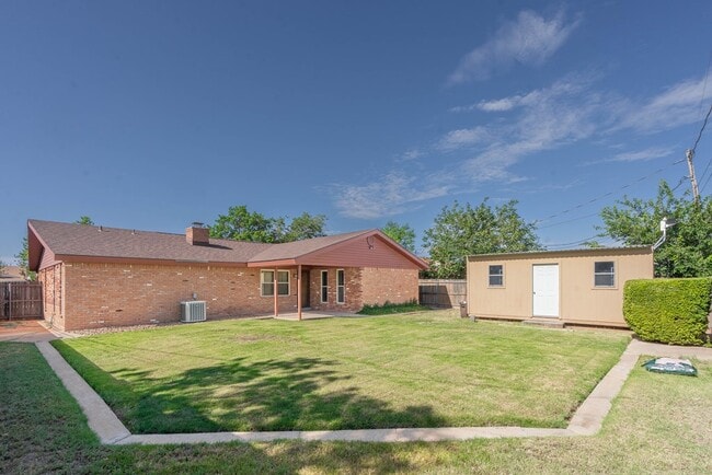 Building Photo - 1523 Doe Ln
