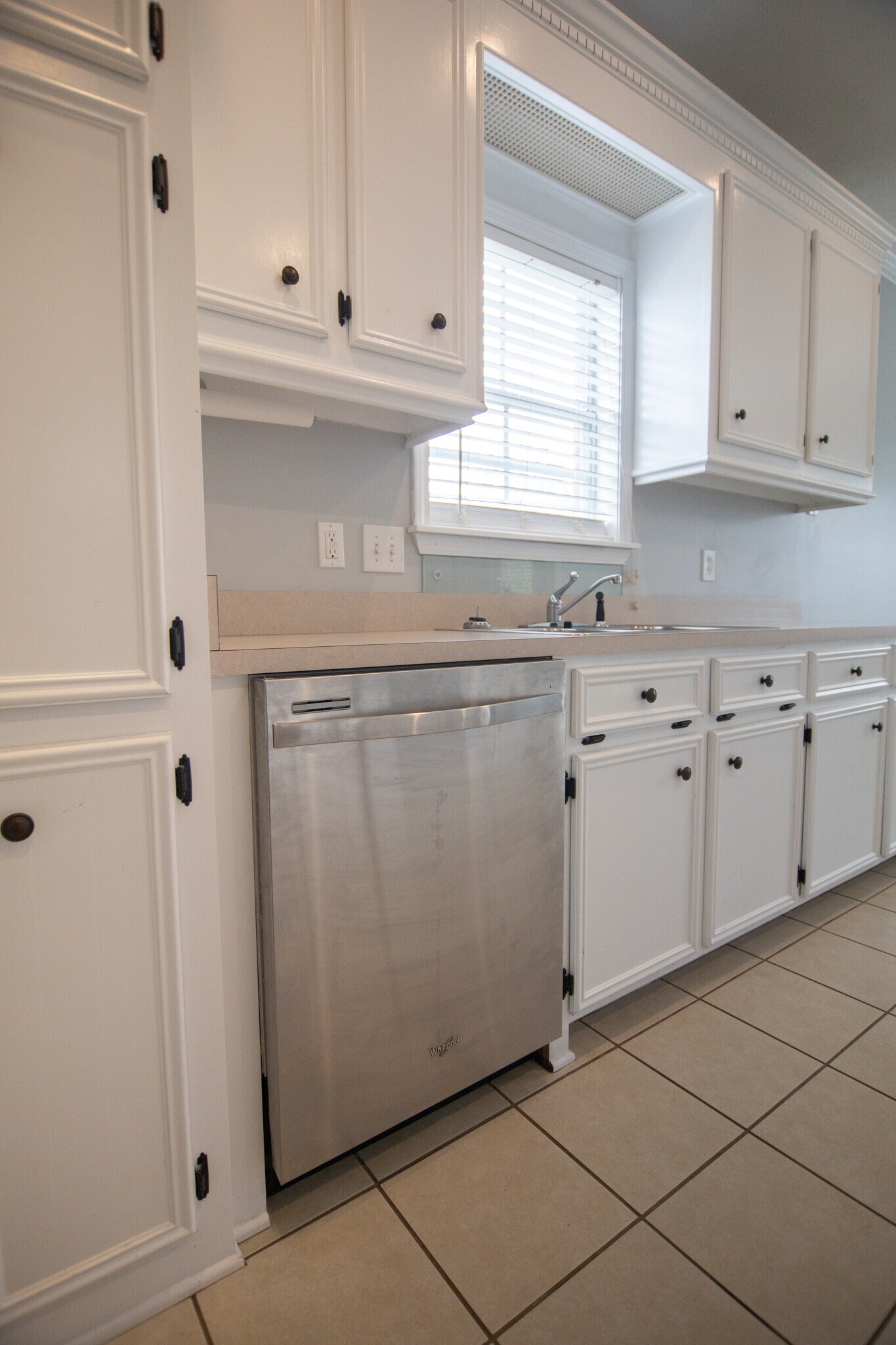 Dishwasher - 106 Hanover Cove