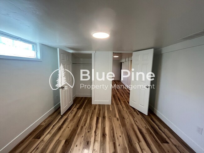 Building Photo - 1026 Vine Ave