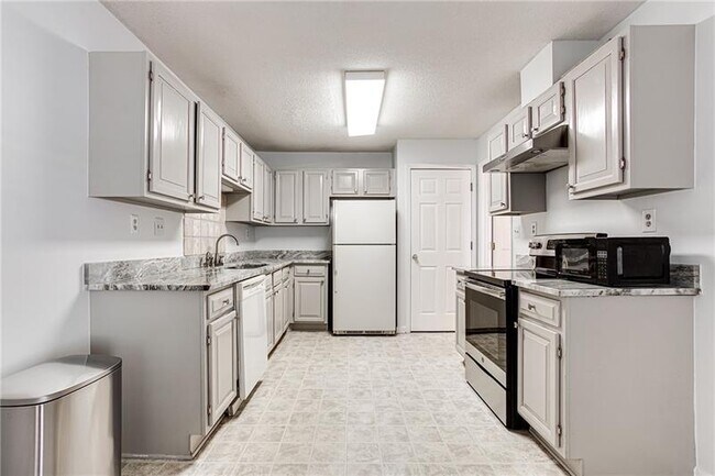 Building Photo - 605 Garden Ct
