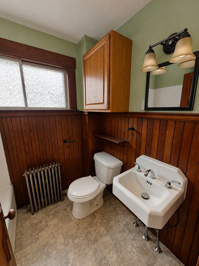 Building Photo - Spacious 4-Bedroom Home with Garage, Fenced Yard & Historic Character | Rochester, NH