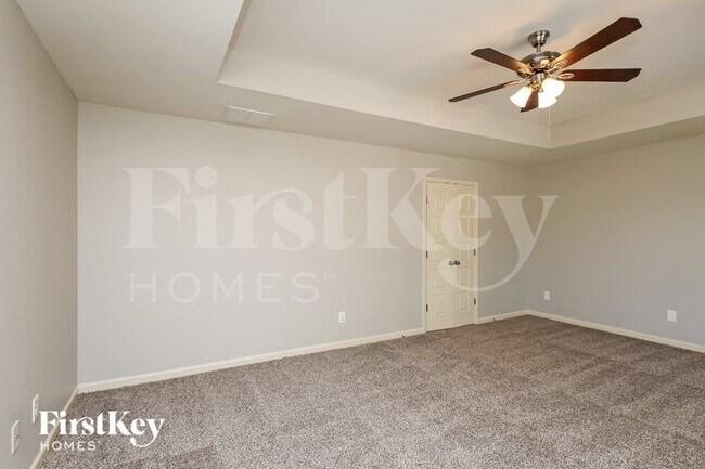 Building Photo - 835 Sassafras Ln