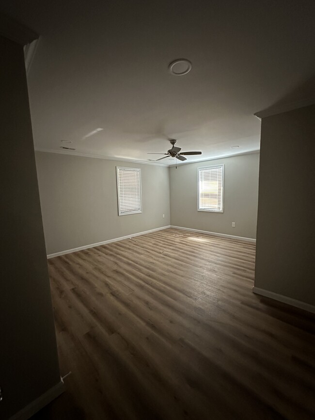 Building Photo - 4916 Palomino Dr