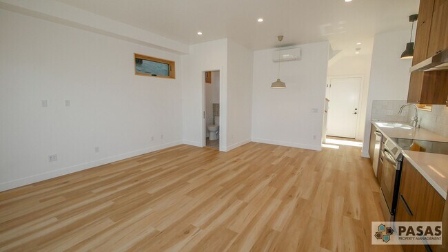 Building Photo - 4980 Narragansett Ave
