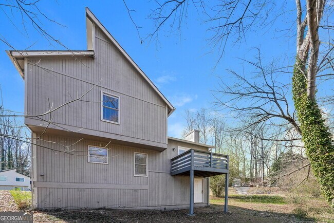Building Photo - 4707 Greenway Rd NW