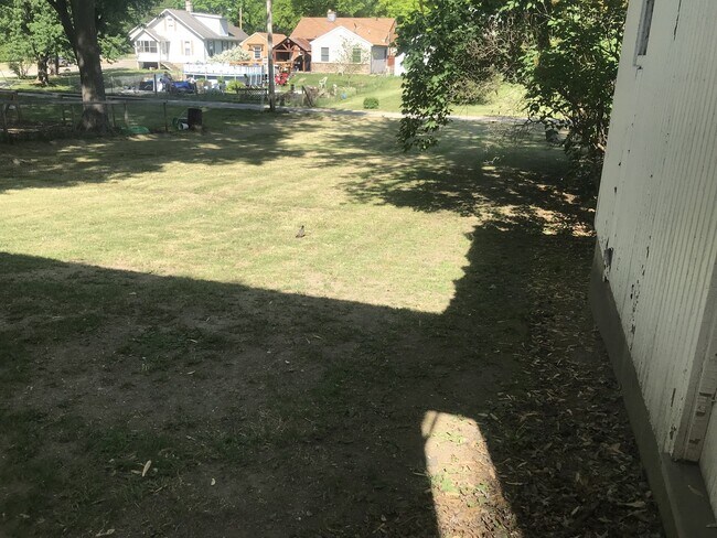 Building Photo - 119 N Normal St