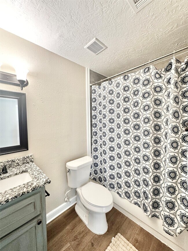 Building Photo - 16143 Little Cypress Ln