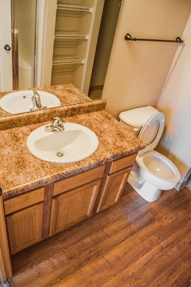 Building Photo - 2864 W Lakewood Dr