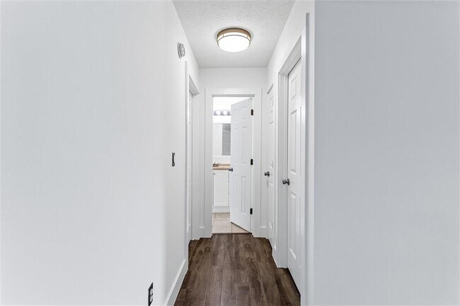 Building Photo - 140 Grayland Creek Dr